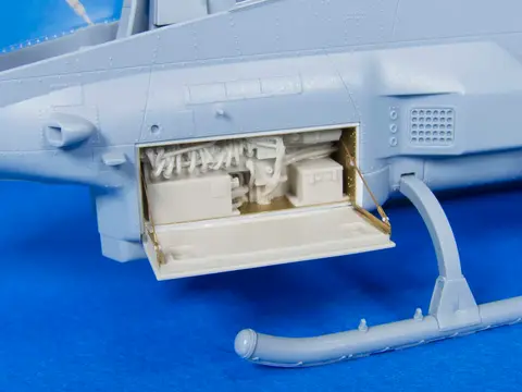 AH-1Z Avionics and Ammo Bay set (for Academy)