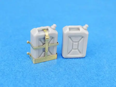 IDF 20L Water Can w/Holder set