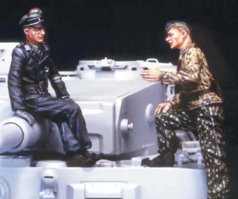 German Tank Crew set (Wittmann and his gunner Woll)