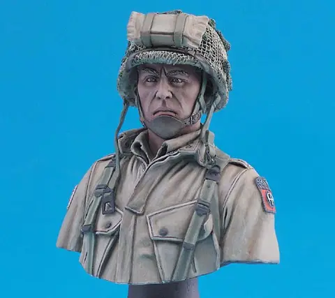 US 82ND AIRBORNE W/BASE (Bust)